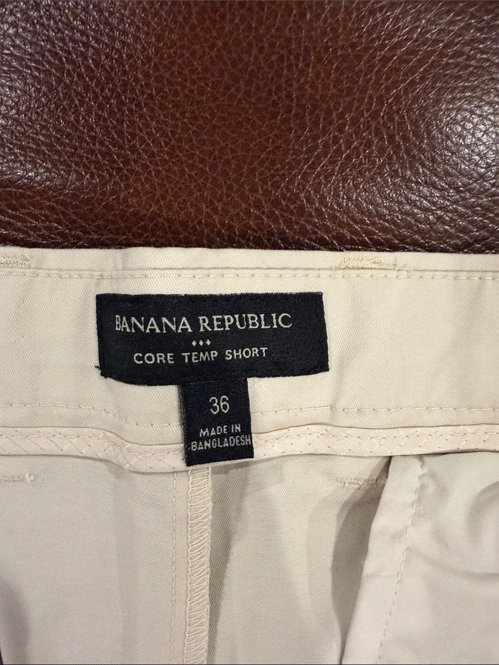 Banana Republic Men's Cream Flat-Front Chino Shorts - Never worn